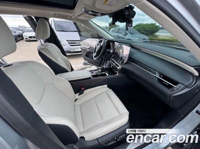 Lexus RX350h 2025 — ფოტო 8/20