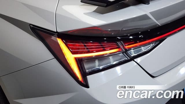 Hyundai The New Avante Hybrid 2022 — Şəkil 23/34