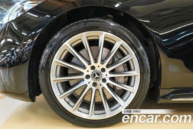 Mercedes-Benz S-Class 2021 — Photo 11/20