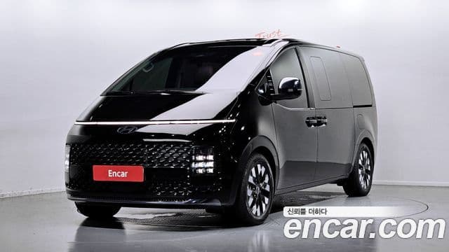 Hyundai Staria 2025 — Фото 1/20