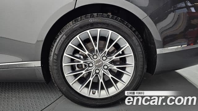 Genesis G80 2023 — Photo 5/38
