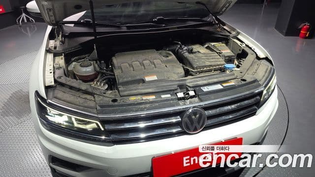 Volkswagen Tiguan 2019 — Фото 6/20