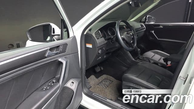 Volkswagen Tiguan 2019 — Фото 10/20