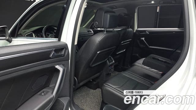 Volkswagen Tiguan 2019 — Фото 11/20