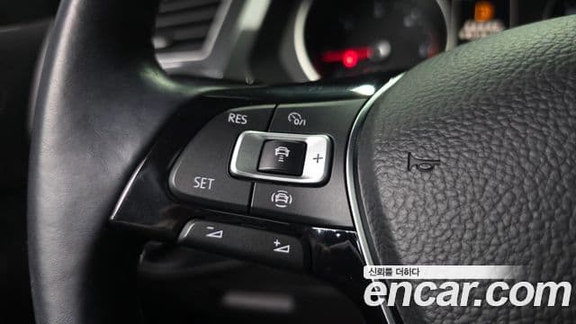 Volkswagen Tiguan 2019 — Фото 17/20