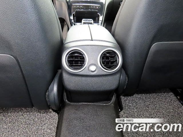 Mercedes-Benz C-Class 2020 — Şəkil 17/19