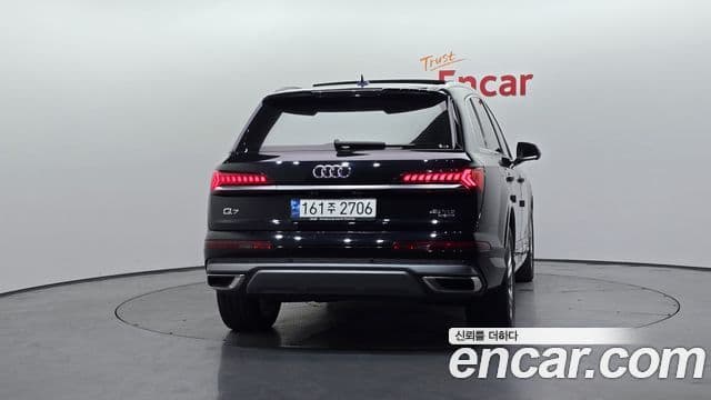 Audi Q7 2021 — Şəkil 4/20