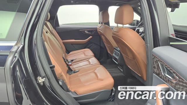Audi Q7 2021 — Şəkil 19/20