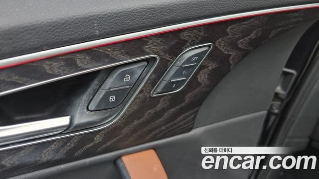 Audi Q7 2021 — Şəkil 18/36