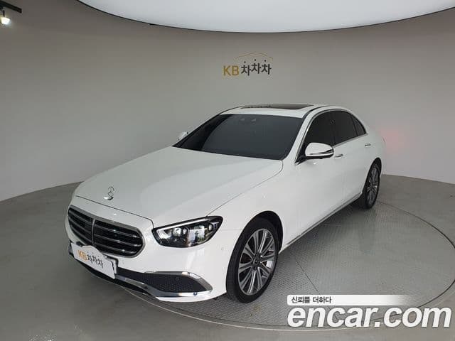 Mercedes-Benz E-Class 2023 — фото 2 из 20