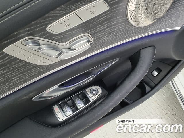 Mercedes-Benz E-Class 2023 — фото 12 из 20