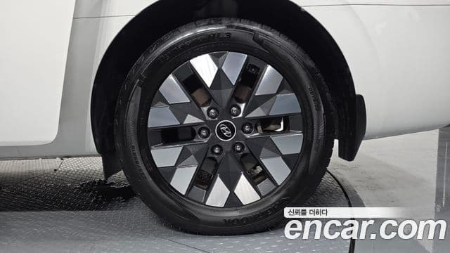 Hyundai Staria 2022 — Şəkil 13/31