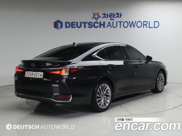 Lexus ES300h 2023 — ფოტო 1/20