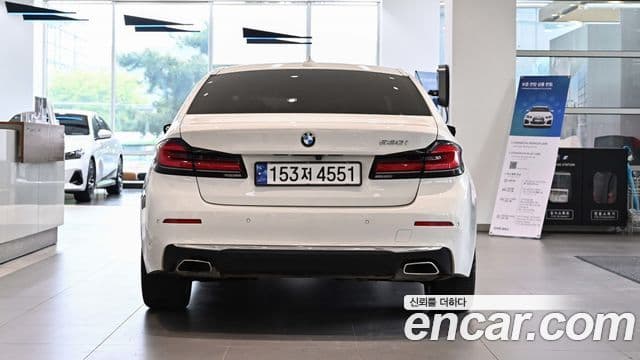 BMW 5 Series 2020 — ფოტო 2/20