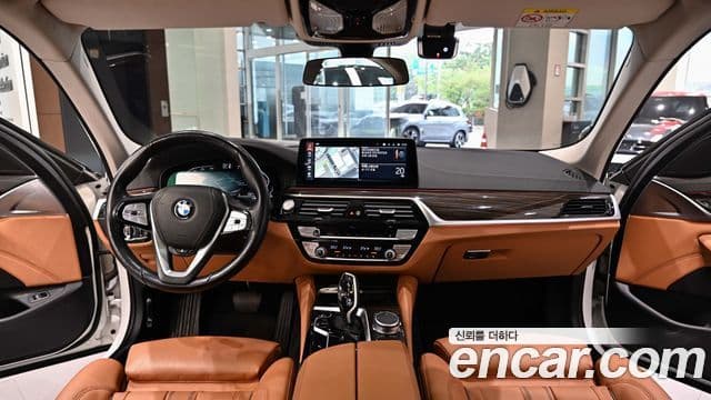 BMW 5 Series 2020 — ფოტო 7/20
