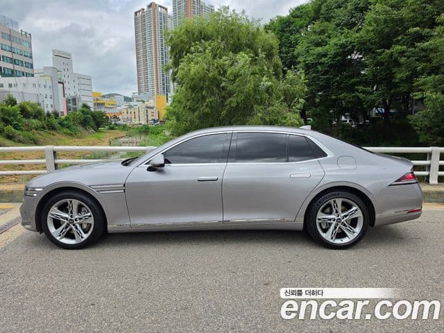 Genesis G90 2023 — Şəkil 2/20