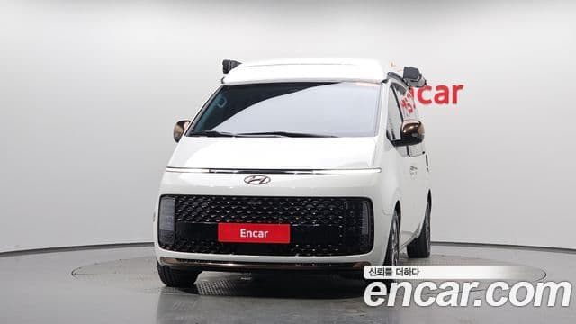 Hyundai Staria 2023 — ფოტო 3/20