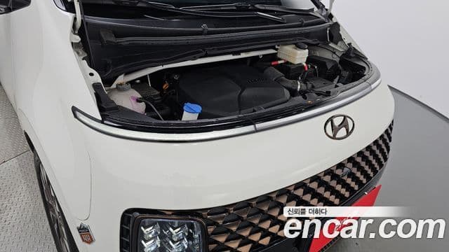 Hyundai Staria 2023 — ფოტო 6/20