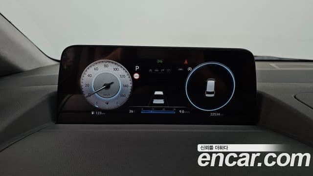 Hyundai Staria 2023 — ფოტო 8/20