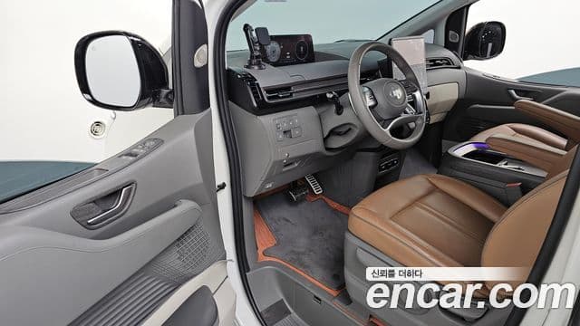 Hyundai Staria 2023 — ფოტო 10/20