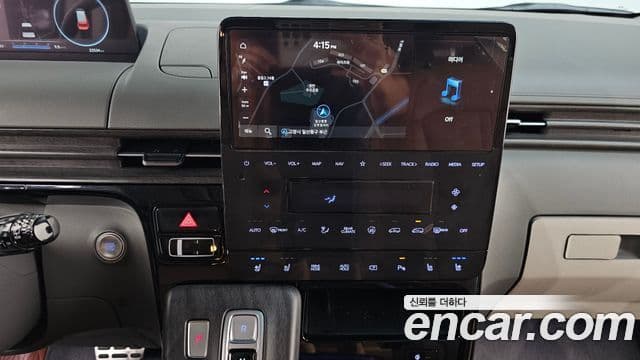 Hyundai Staria 2023 — ფოტო 13/20