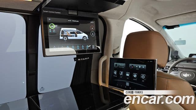 Hyundai Staria 2023 — ფოტო 17/20