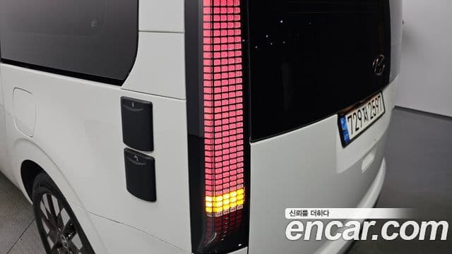 Hyundai Staria 2023 — Photo 19/31