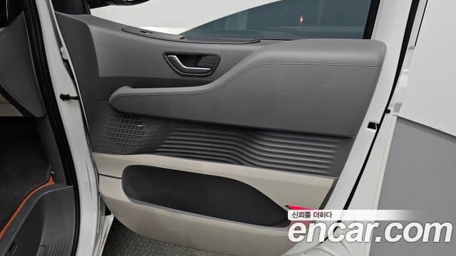 Hyundai Staria 2023 — Photo 15/31