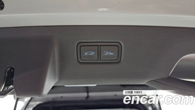 Hyundai Staria 2023 — Photo 17/31