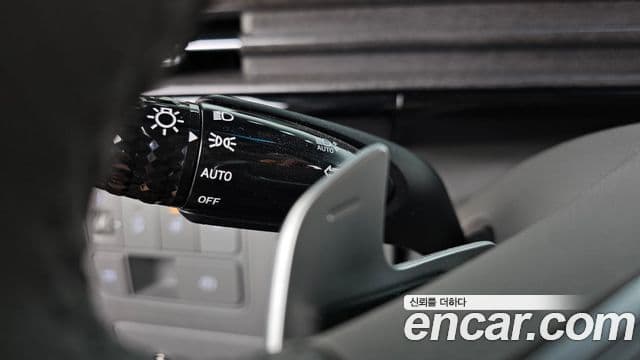 Hyundai Staria 2023 — Photo 3/31