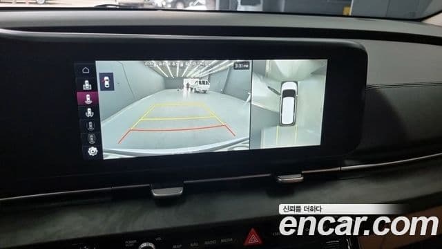 Kia Carnival 2022 — фото 12 из 18