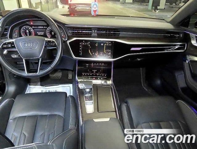 Audi A7 2020 — ფოტო 8/20