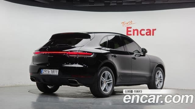 Porsche Macan 2019 — Фото 1/20