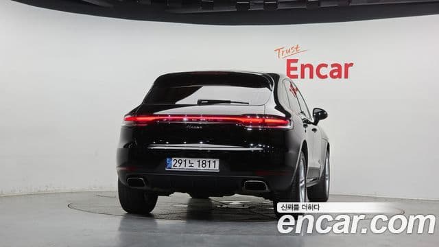 Porsche Macan 2019 — Фото 3/20