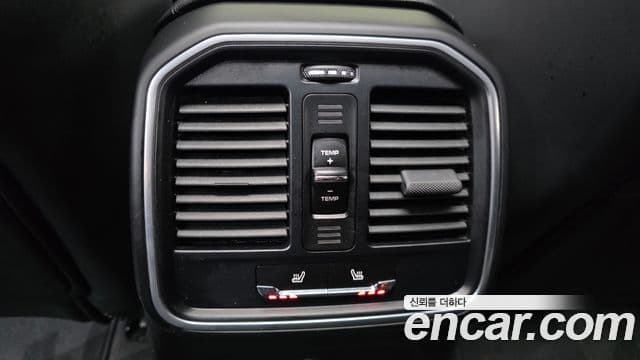 Porsche Macan 2019 — Фото 18/20