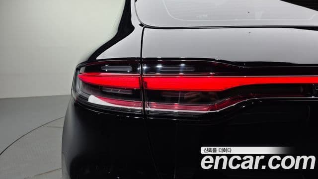 Porsche Macan 2019 — Photo 10/30