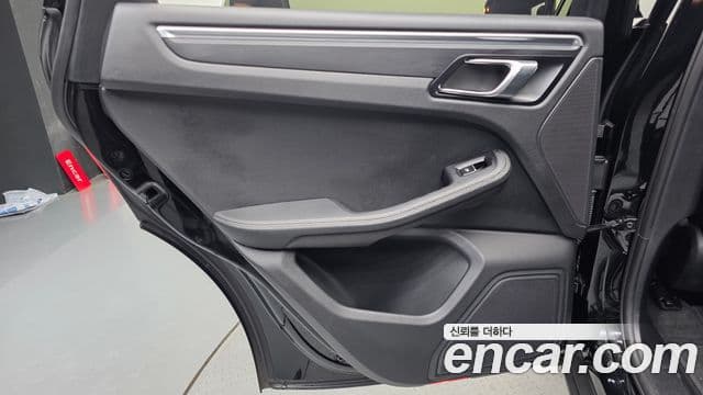 Porsche Macan 2019 — Photo 12/30