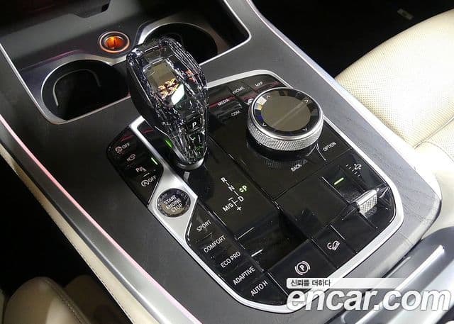 BMW X7 2022 — ფოტო 17/20