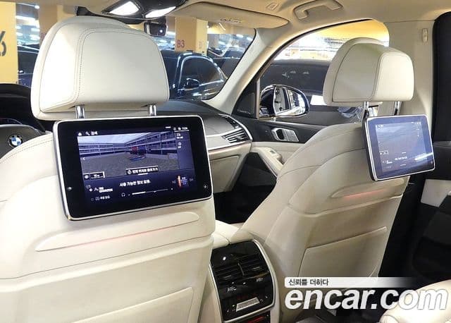 BMW X7 2022 — ფოტო 16/20