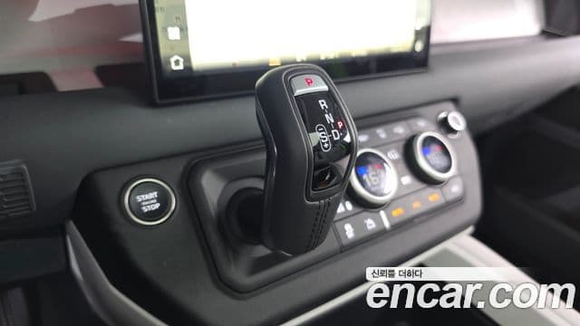Land Rover Defender 2025 — Фото 9/20