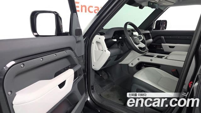 Land Rover Defender 2025 — Фото 10/20