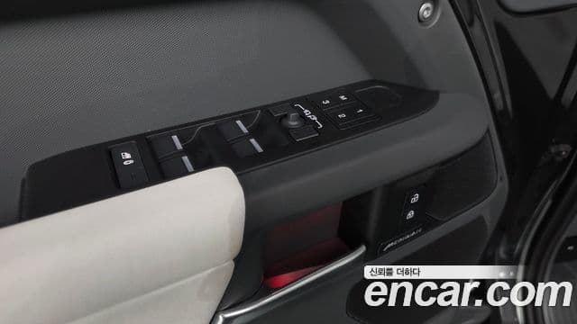 Land Rover Defender 2025 — Şəkil 33/34