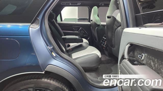 Land Rover Range Rover Sport 2025 — Фото 11/20