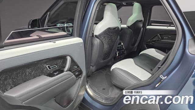 Land Rover Range Rover Sport 2025 — Фото 12/20