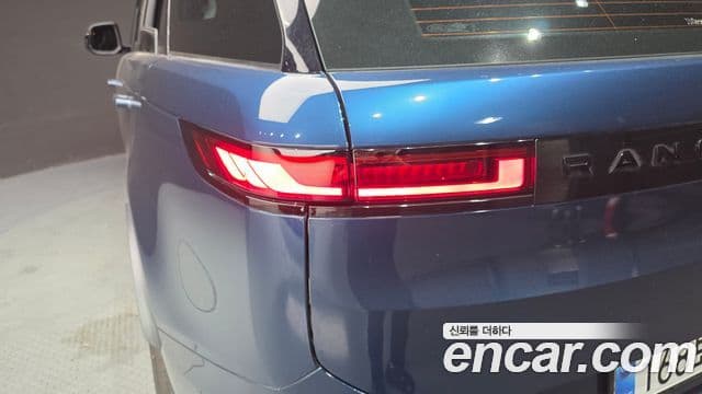 Land Rover Range Rover Sport 2025 — Photo 29/34