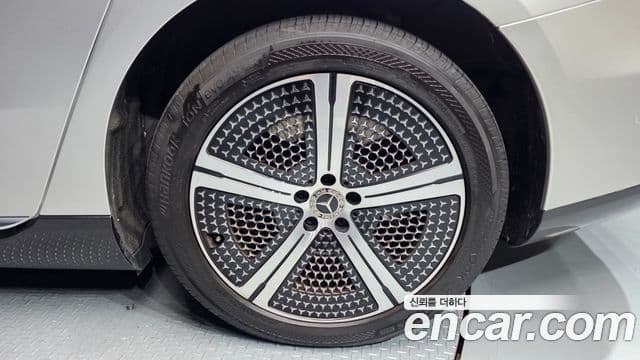 Mercedes-Benz EQS 2022 — ფოტო 32/36