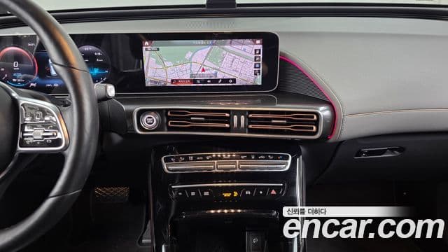 Mercedes-Benz EQC 2020 — ფოტო 26/35