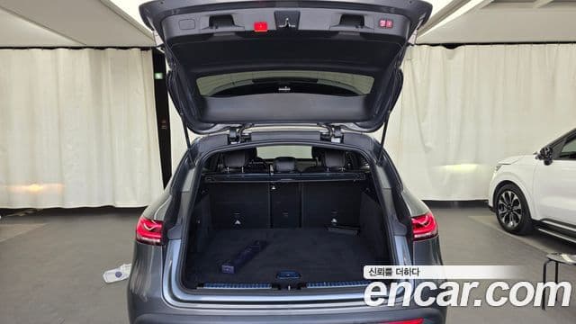 Mercedes-Benz EQC 2020 — ფოტო 24/35