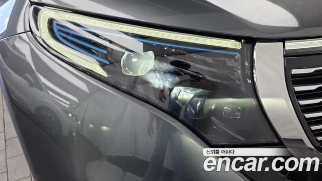 Mercedes-Benz EQC 2020 — ფოტო 2/35
