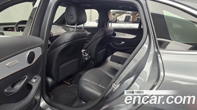 Mercedes-Benz EQC 2020 — ფოტო 10/35